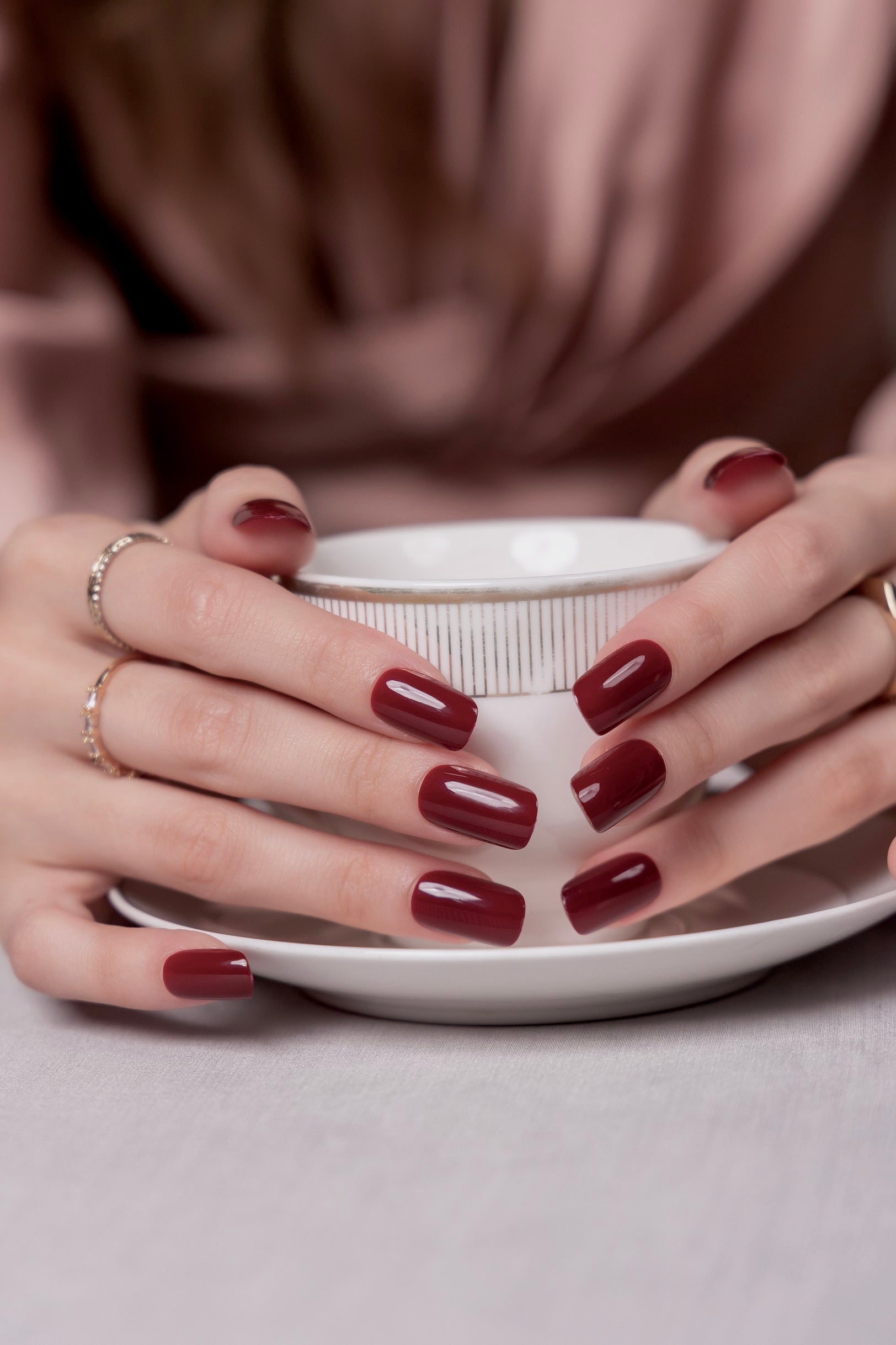 Elegant Maroon Single Nail Design