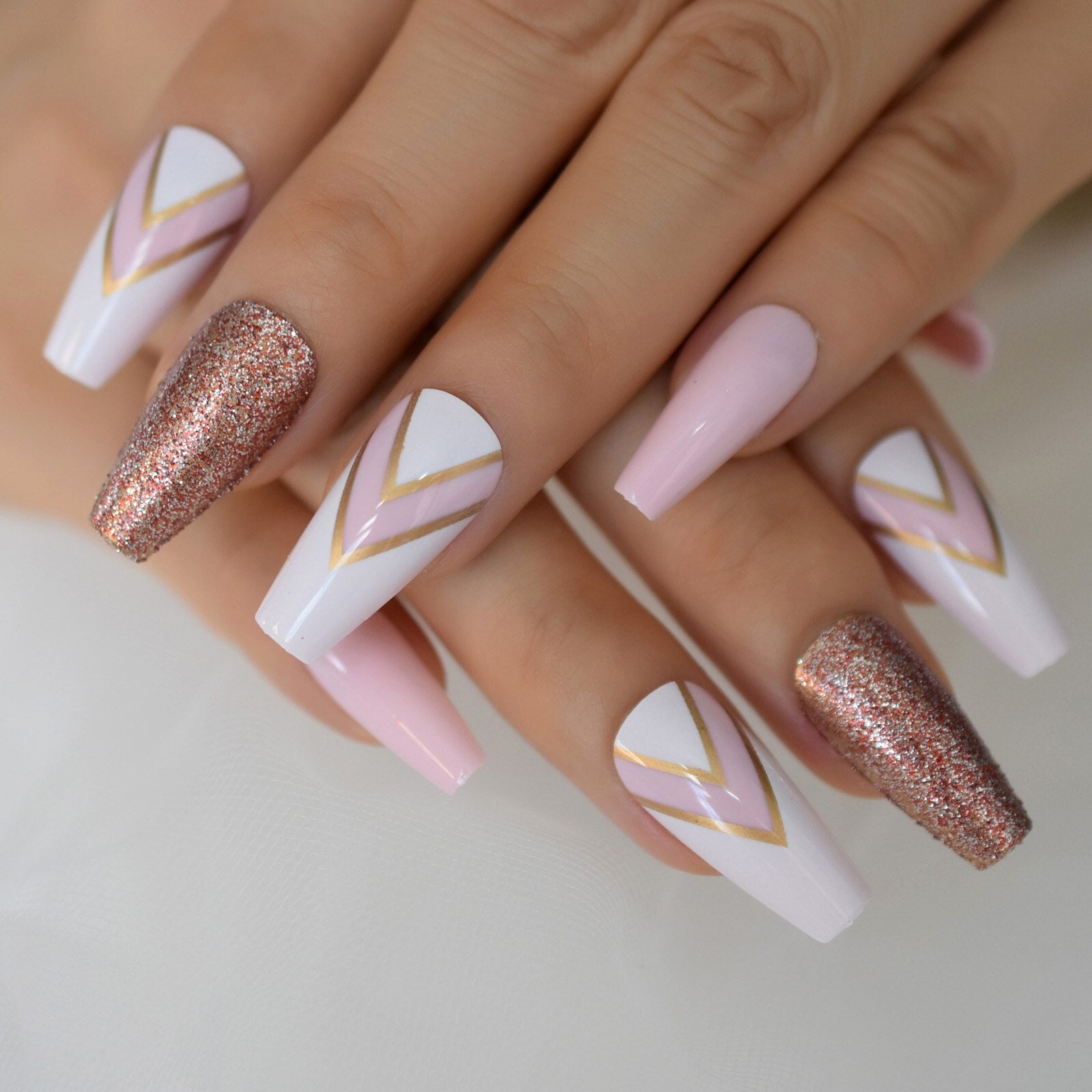 Top Beauty Parlours For Nail Extension in Mulund West - Best Beauty Parlors  For Acrylic Nail Extension Mumbai - Justdial